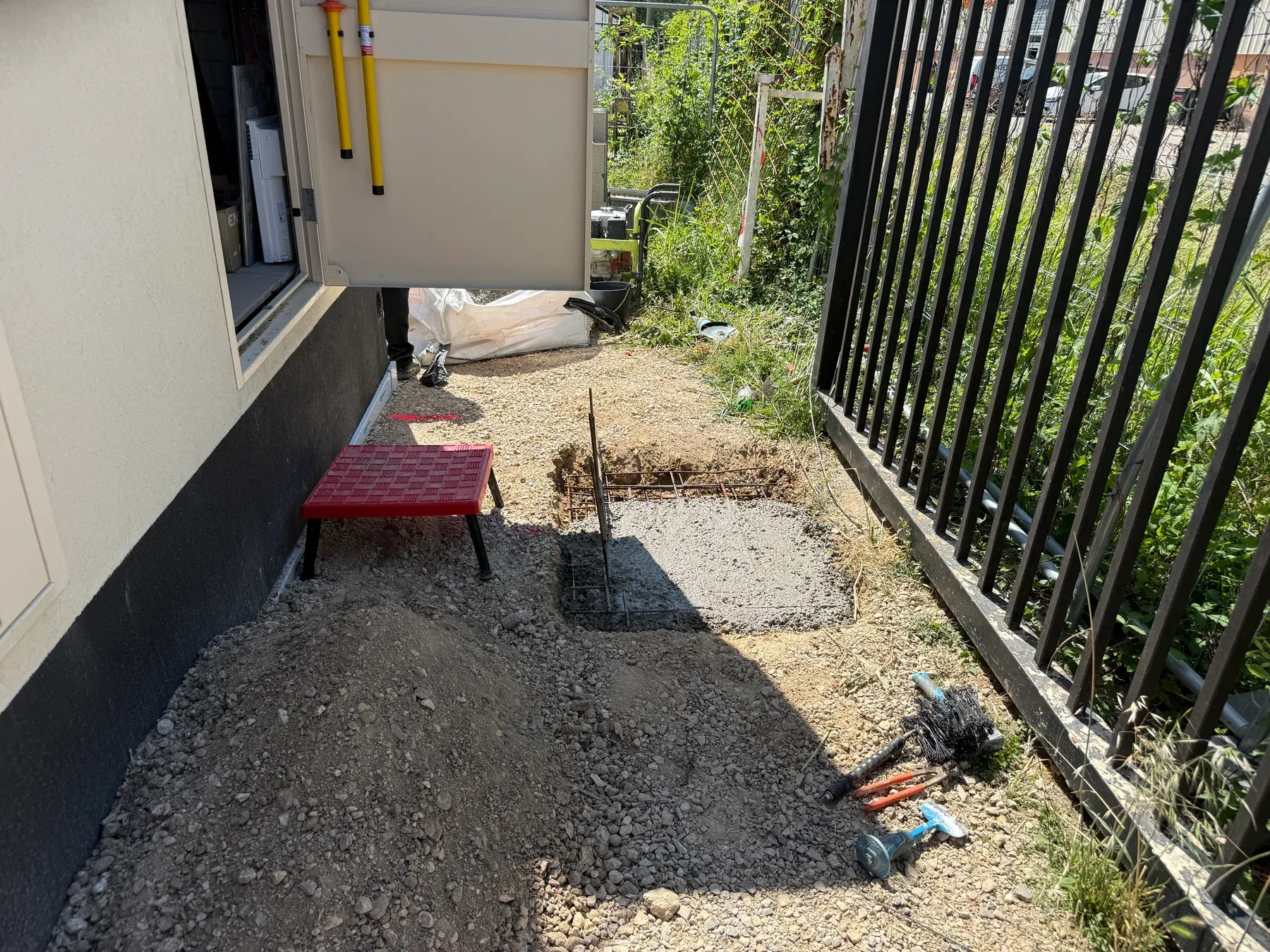 Fondation et ferraillage d'un escalier pour poste électrique à La Roquette-sur-Siagne