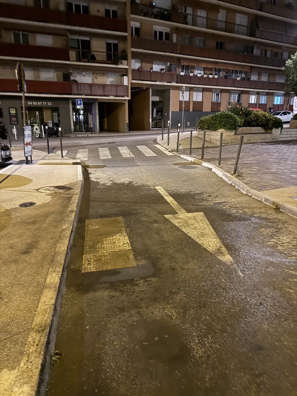 Chaussée remise en état après la rehausse de la chambre télécom