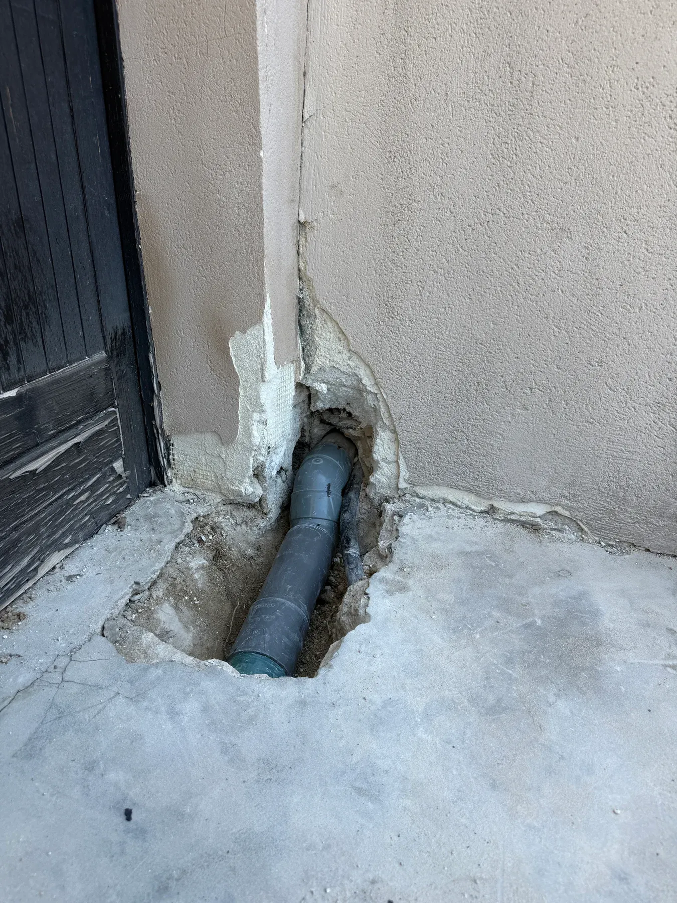Canalisation d'évacuation d'eaux pluviales remplacée à Aspremont